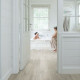 Виниловый пол Quick-Step Alpha Vinyl Small Planks Дуб каньон серый пилёный AVSP40030 1251x189x5.0