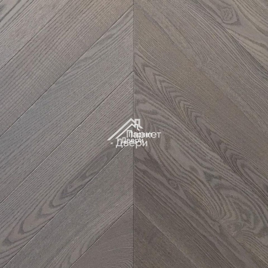 Паркет Wood Bee французская ёлка Chevron Ясень Фрн / Fog, 510x92x12мм
