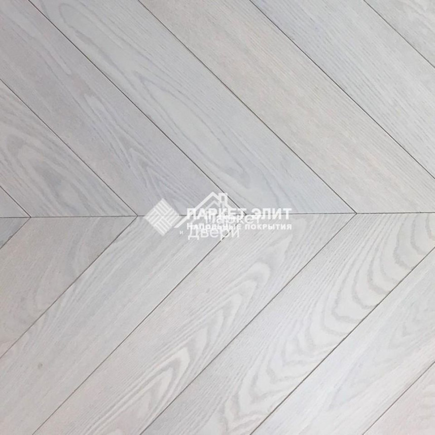 Паркет Wood Bee французская ёлка Chevron Ясень Мунлайт / Moonlight, 510x92x12-1